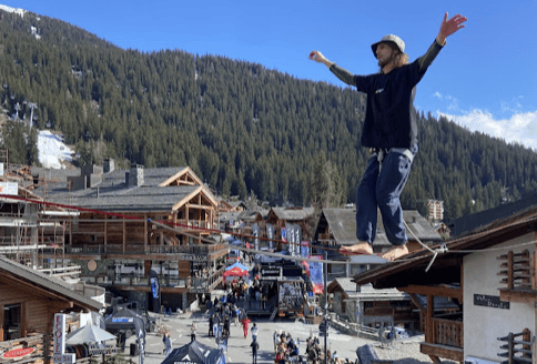 Highline – Entre les clochers de l’Abbatiale et du Temple — Le Poulpe Festival